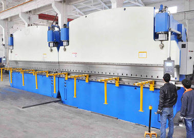 320 T CNC همگام سازی ماشین آلات خم کن ترمز از یک تراشه پلاستیکی شروع می شود