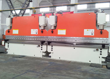320 T CNC همگام سازی ماشین آلات خم کن ترمز از یک تراشه پلاستیکی شروع می شود